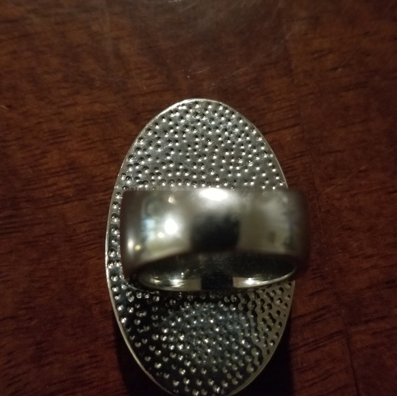 Large statement ring - Picture 4 of 5
